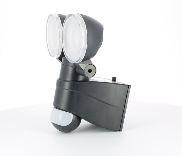 Batteridriven led strålkastare