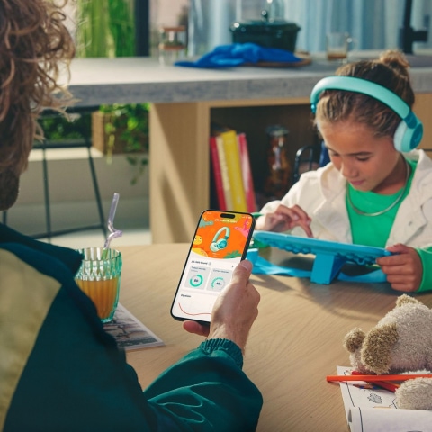 Trådlösa hörlurar för barn från Kjell & Company