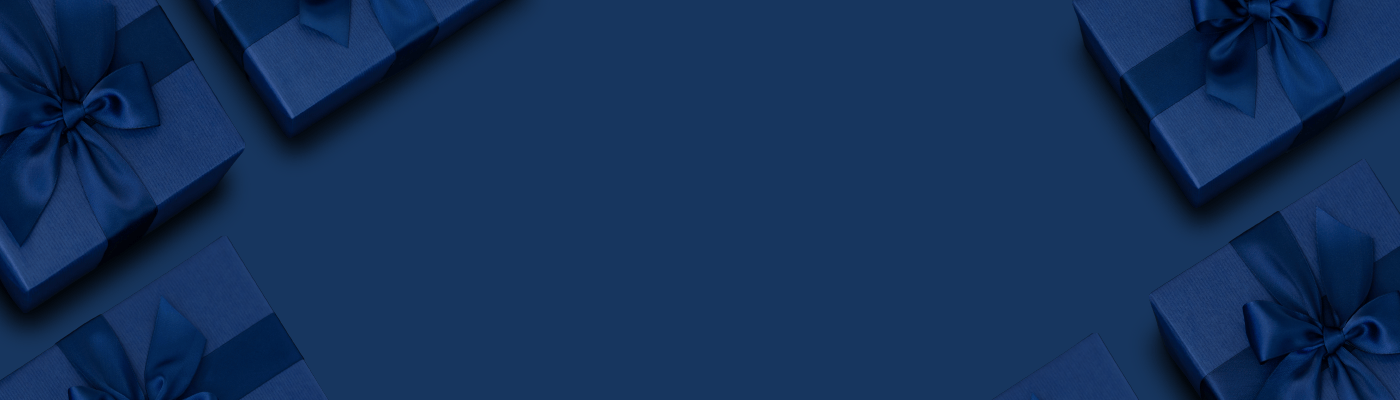 Mörkblå presentaskar med sidenband placerade längs bildens kanter mot enfärgad blå bakgrund.