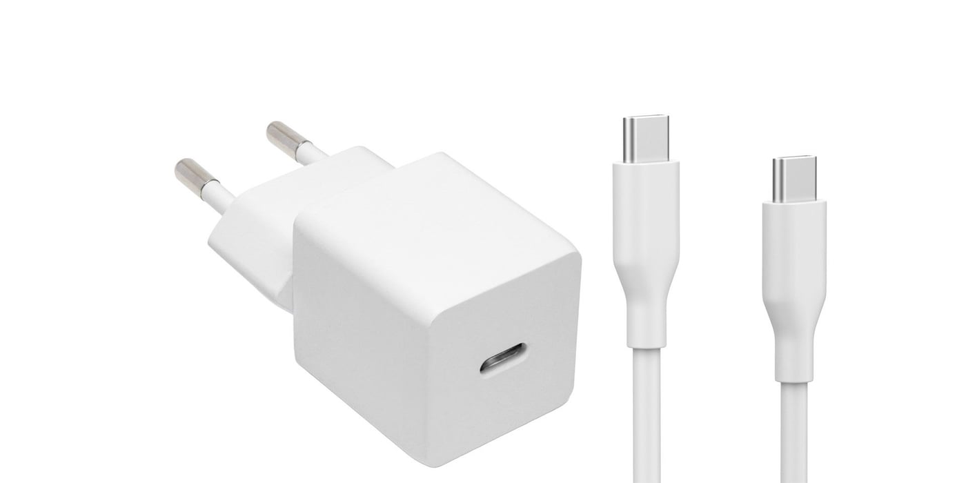 Vit väggladdare med USB-C-port och två runda stift för EU-uttag.