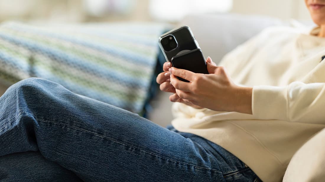 Skydda och ladda mobilen rätt