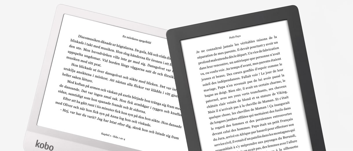 Två e-bokläsare från Kobo, en vit med svensk text och en svart med fransk text på skärmen, lätt lutade mot varandra.