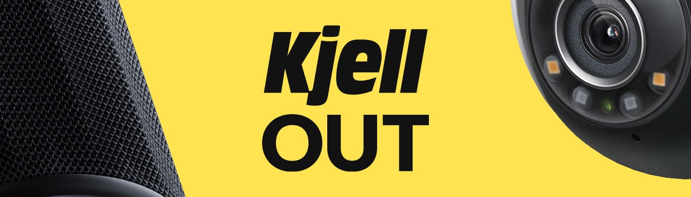 Gul bakgrund med texten "Kjell OUT", flankeras av svart högtalargaller till vänster och övervakningskamera till höger.
