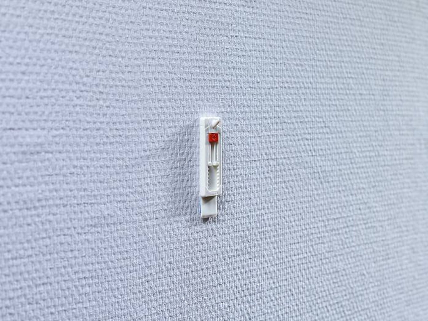 Tesa Justerbar limspiker for tapet og gips 1 kg 2-pk.