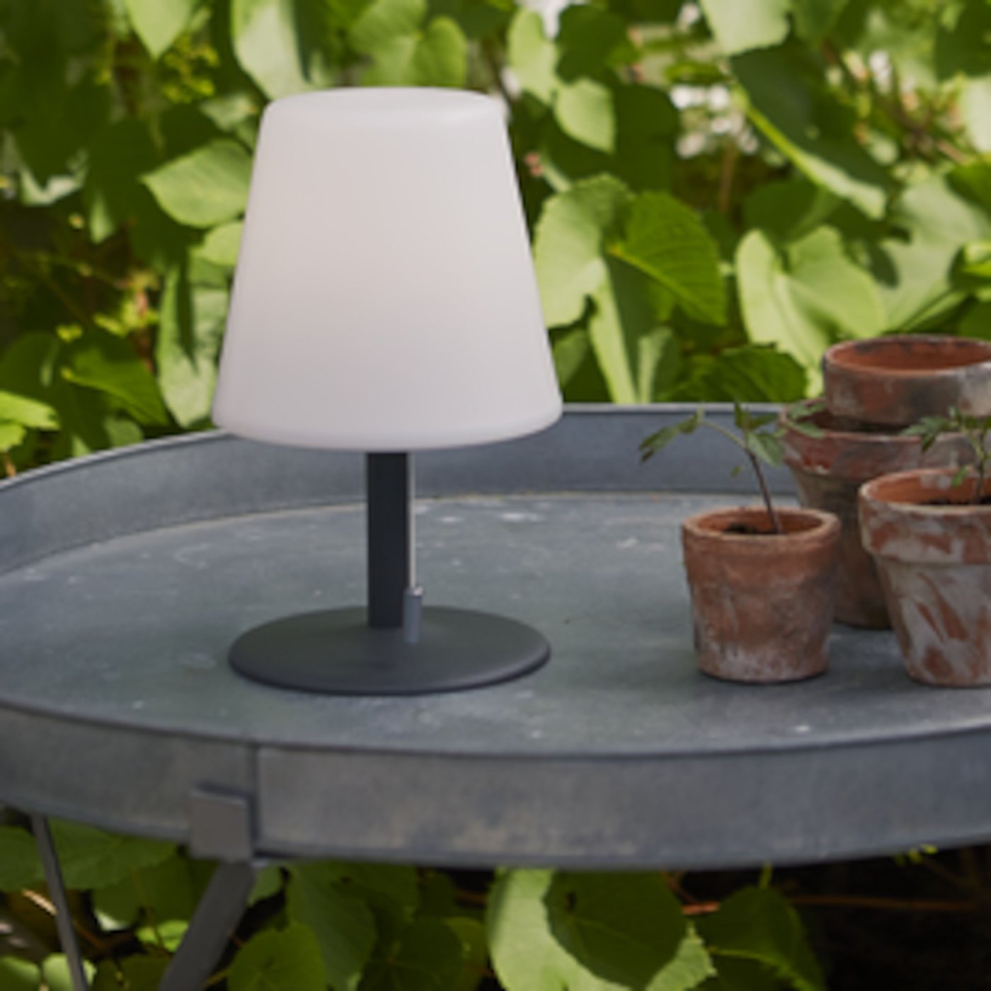 Star Trading Uppladdningsbar bordslampa