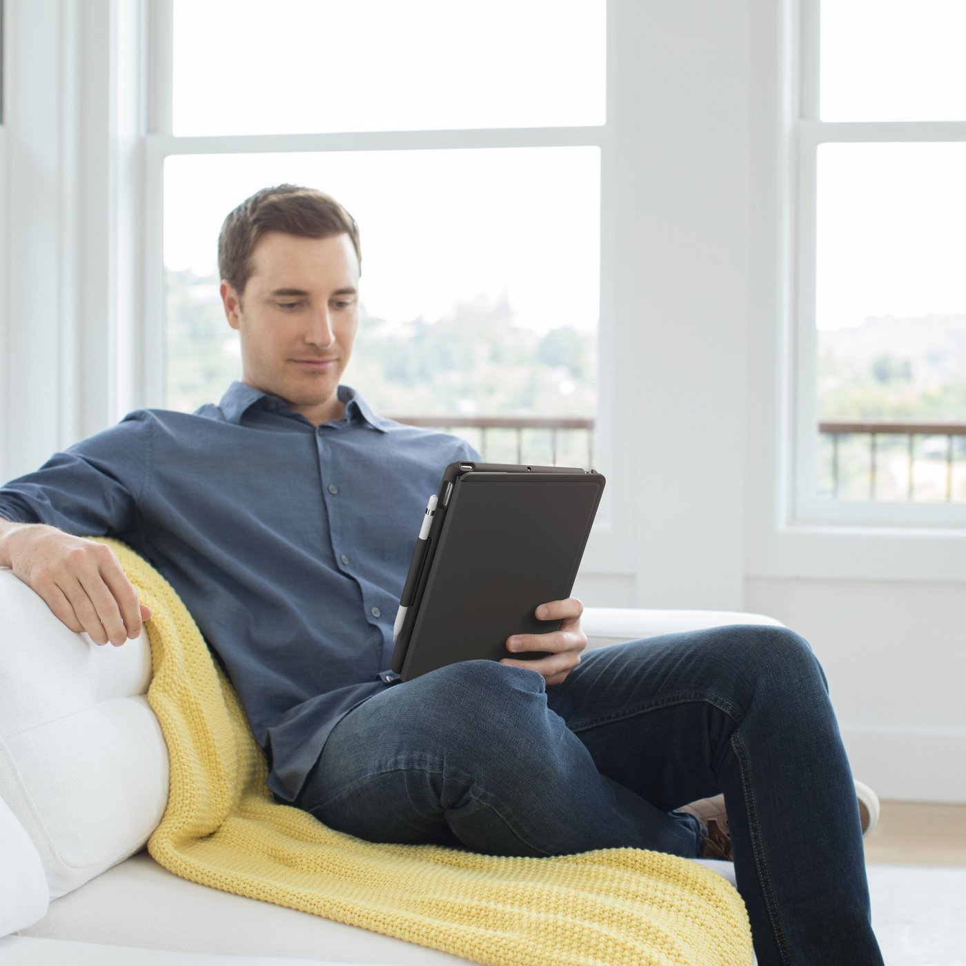 Logitech Slim Folio Tastaturetui for iPad 10,2