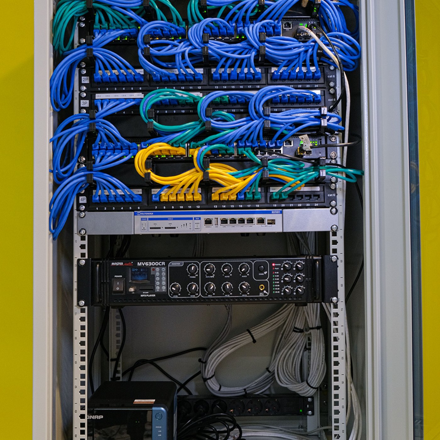 Teltonika RUTXR1 Rackmontert 4G-ruter