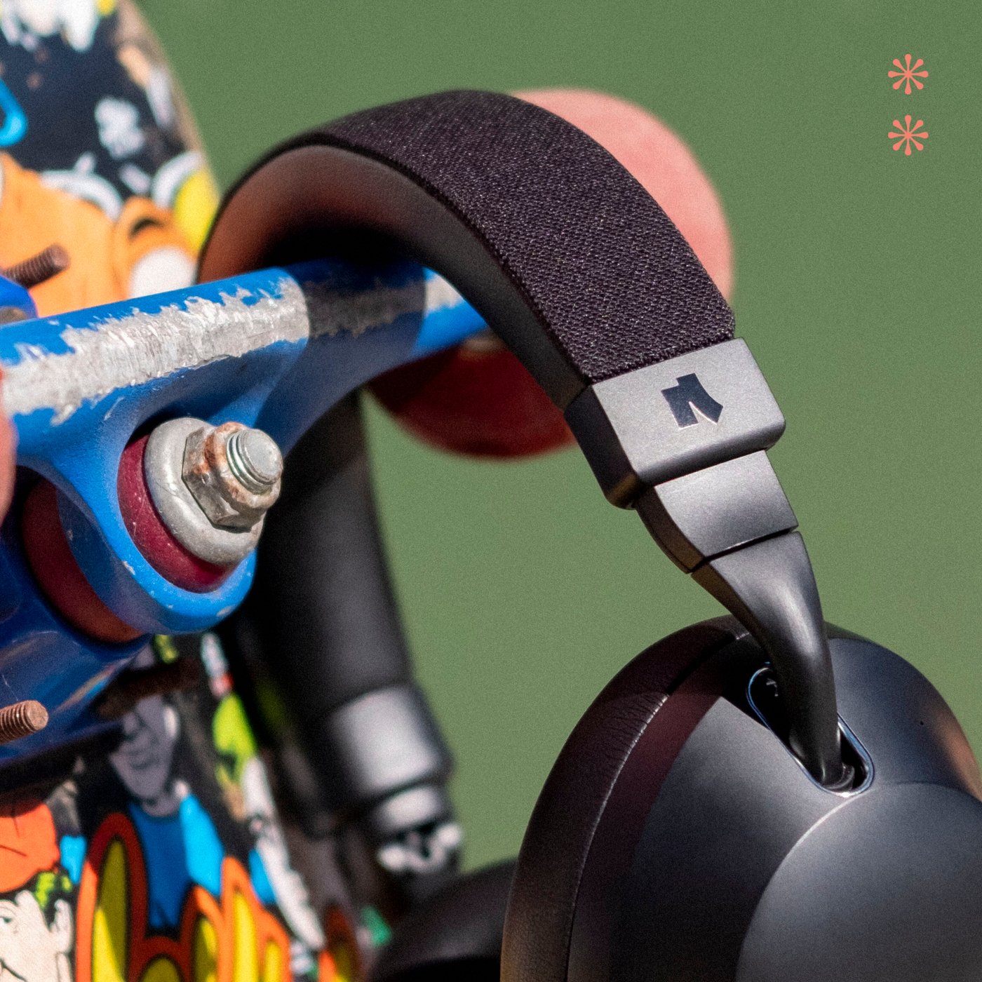 Nomadelic Hybrid ANC Headphones Solo 200