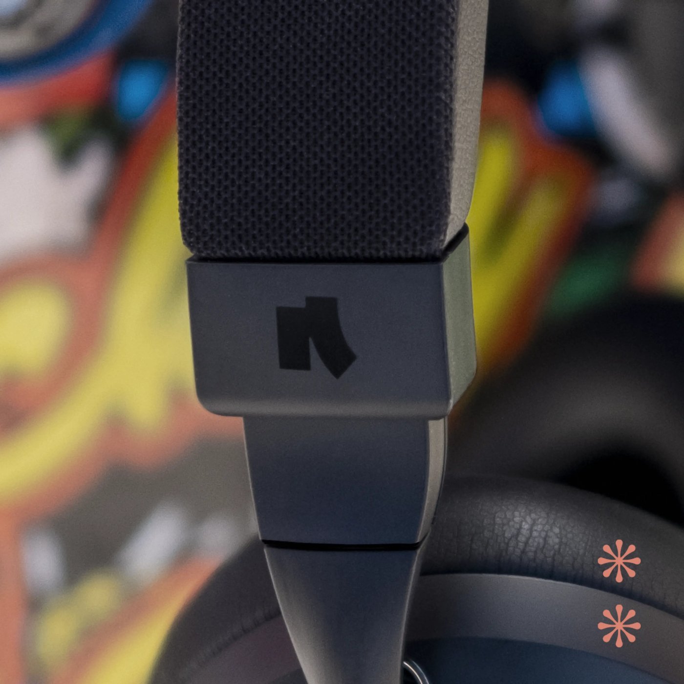 Nomadelic Hybrid ANC Headphones Solo 200