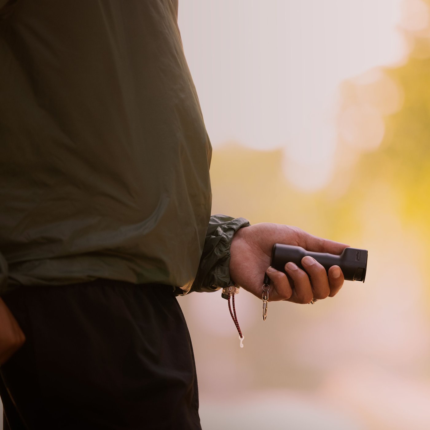 Plegium Smart försvarsspray med Bluetooth Svart