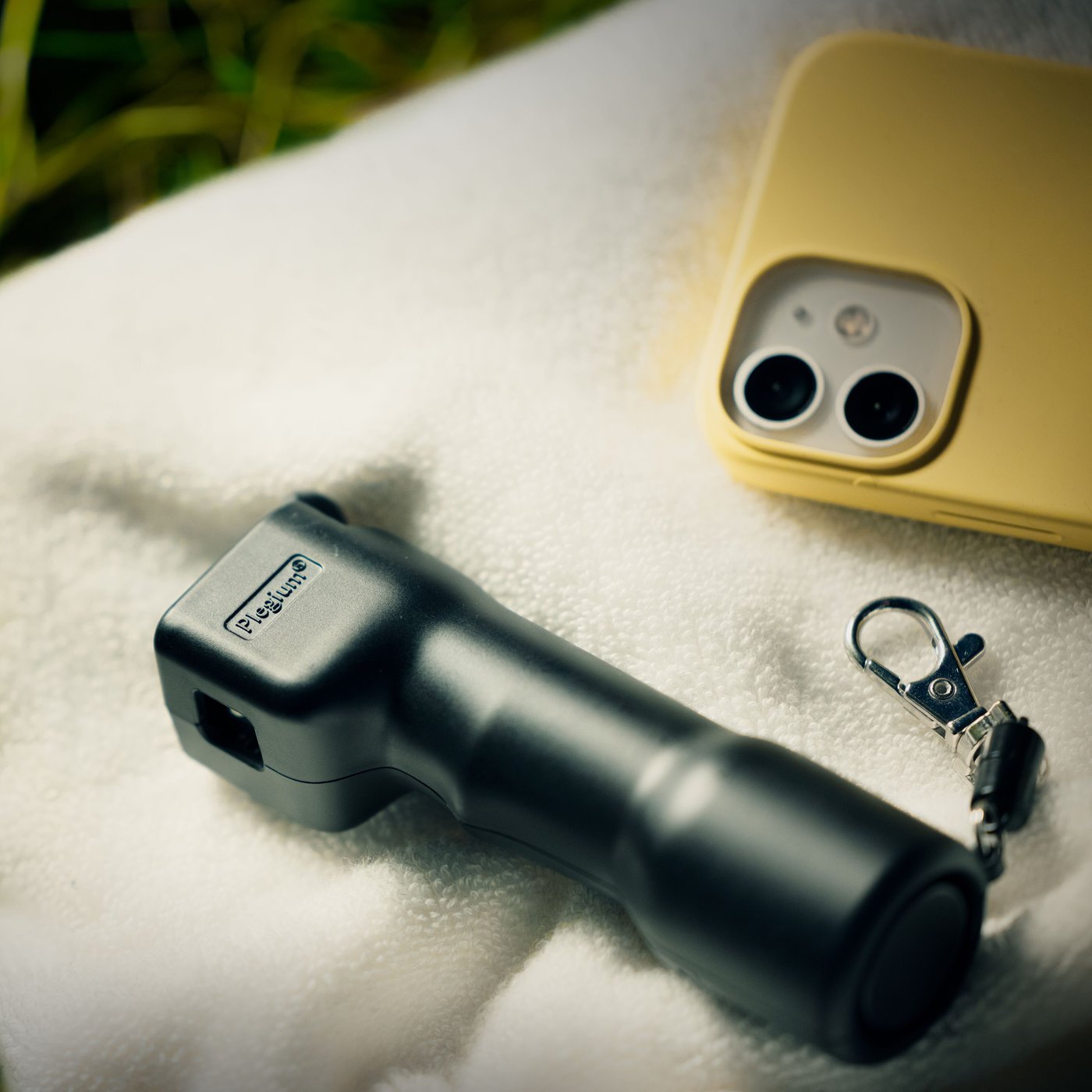 Plegium Smart försvarsspray med Bluetooth Svart