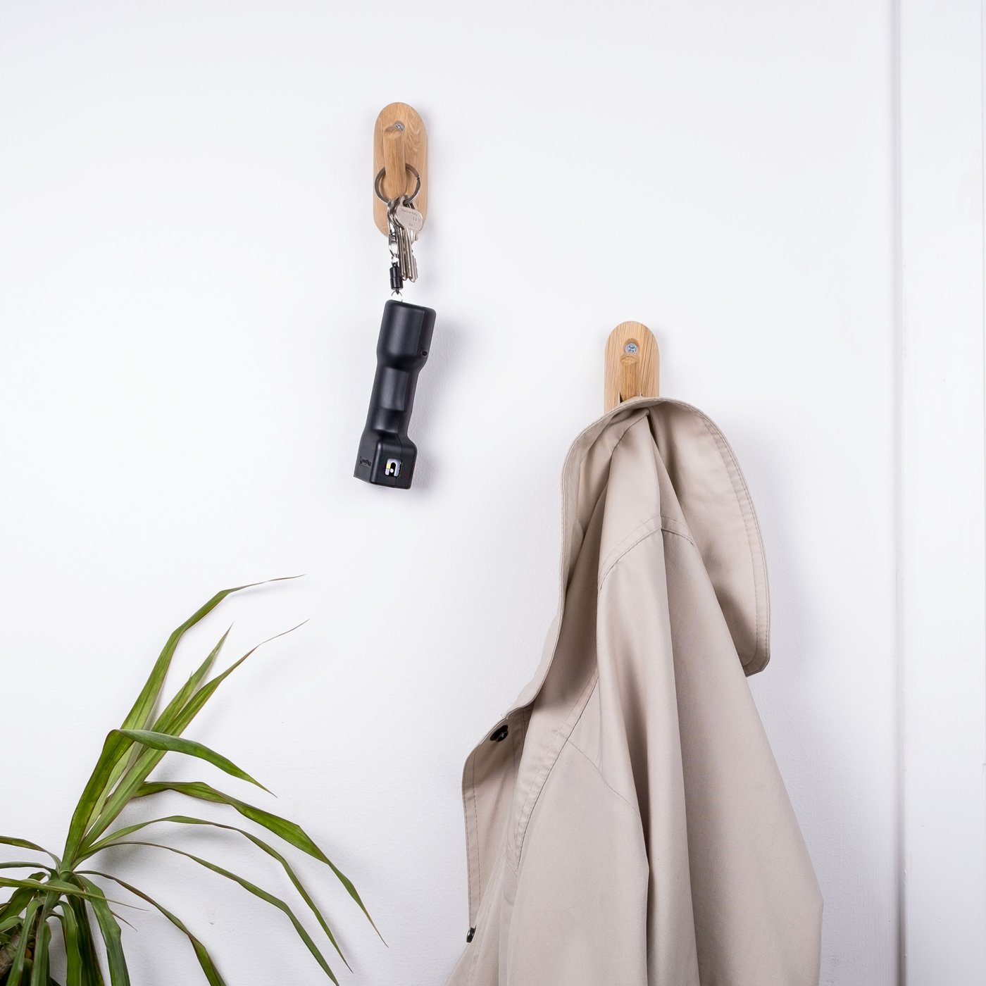 Plegium Smart försvarsspray med Bluetooth Svart