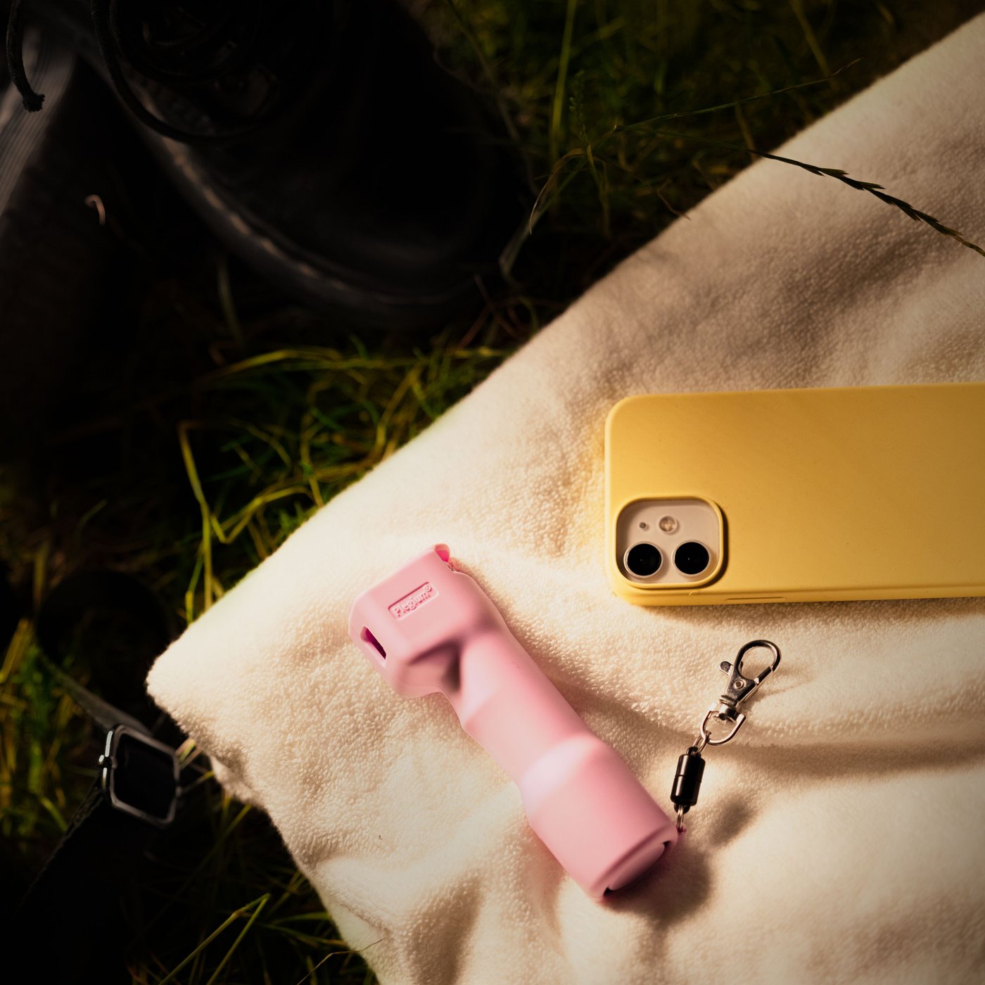 Plegium Smart försvarsspray med Bluetooth Rosa