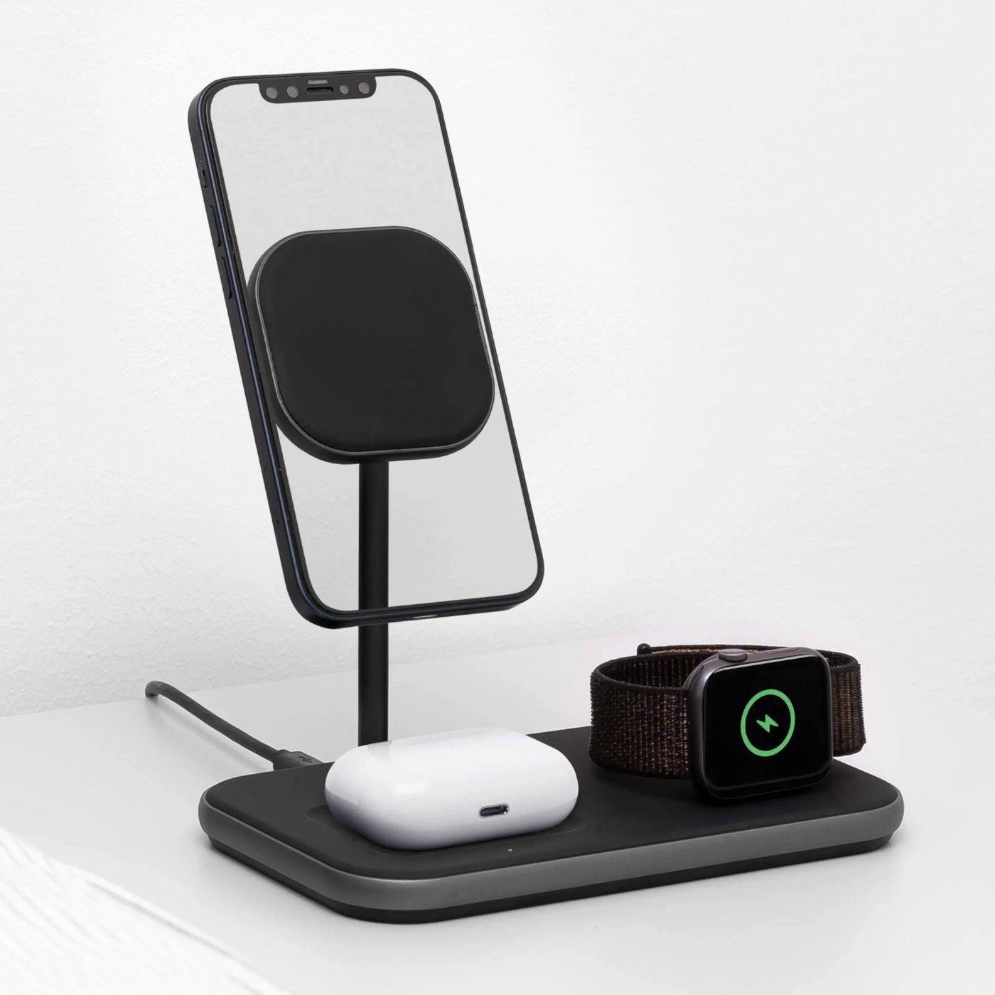 Linocell Premium 3-i-1-ladestasjon med MagSafe-kompabilitet