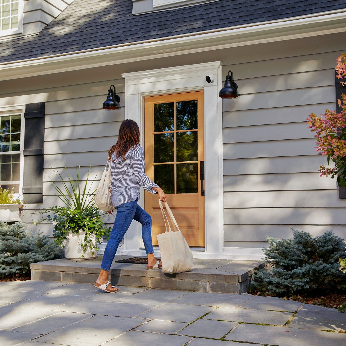 Arlo Pro 4 Spotlight Trådløst overvåkingskamera 4-pk. Hvit