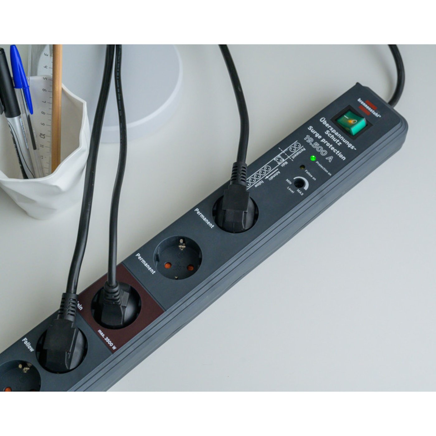 Brennenstuhl Grenuttak med permanente uttak 8-veis