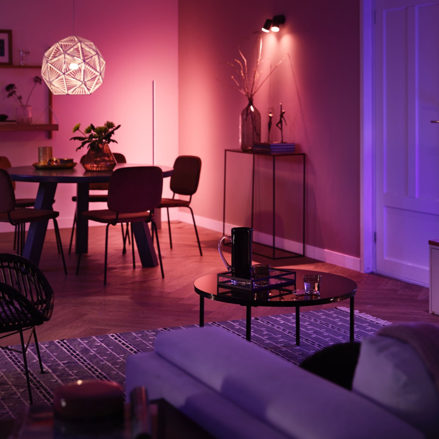 Philips Hue Startpakke: 2x White & Color E27 + Dimmer + Bridge