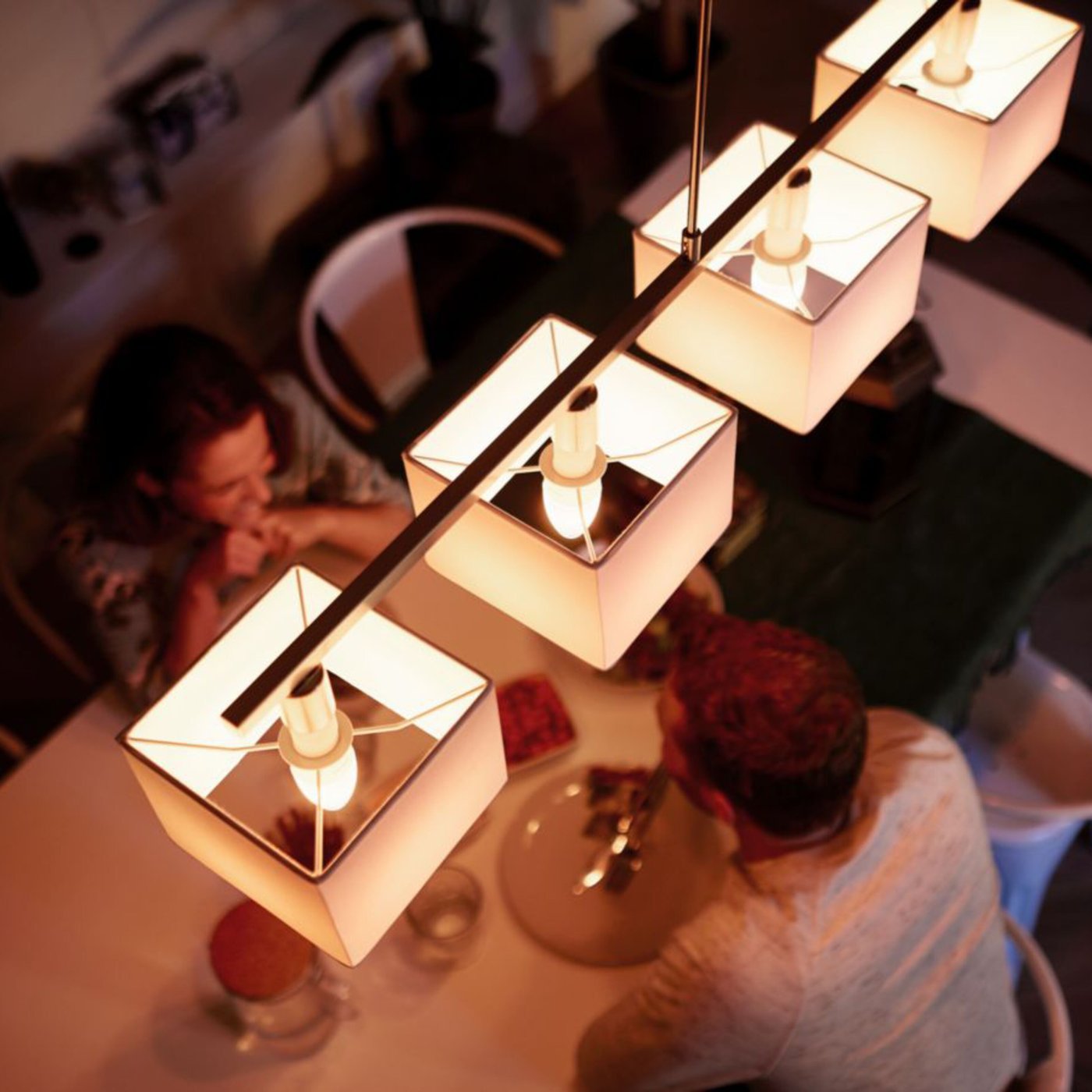 Philips Hue Ambiance Smart LED-pære E14 470 lm 1-pk.