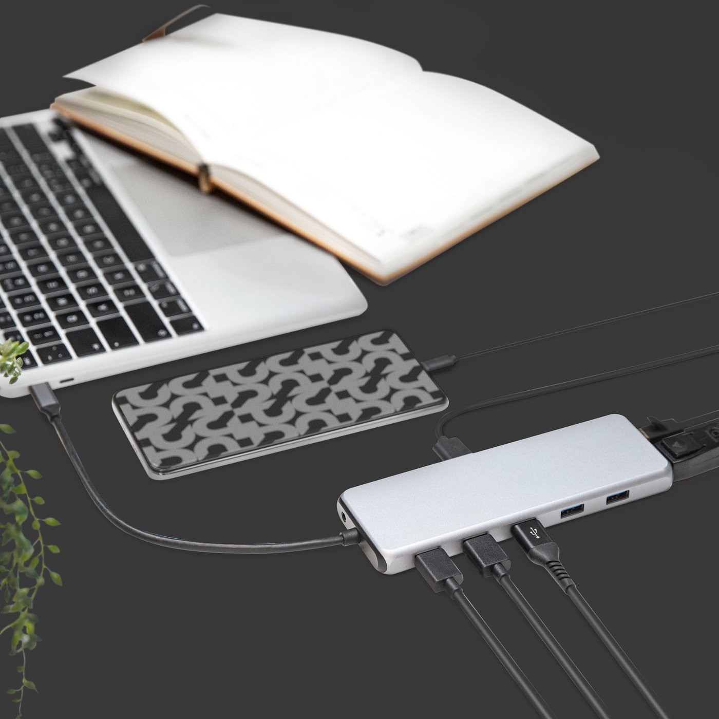 Plexgear Multiadapter för USB-C med 13 anslutningar