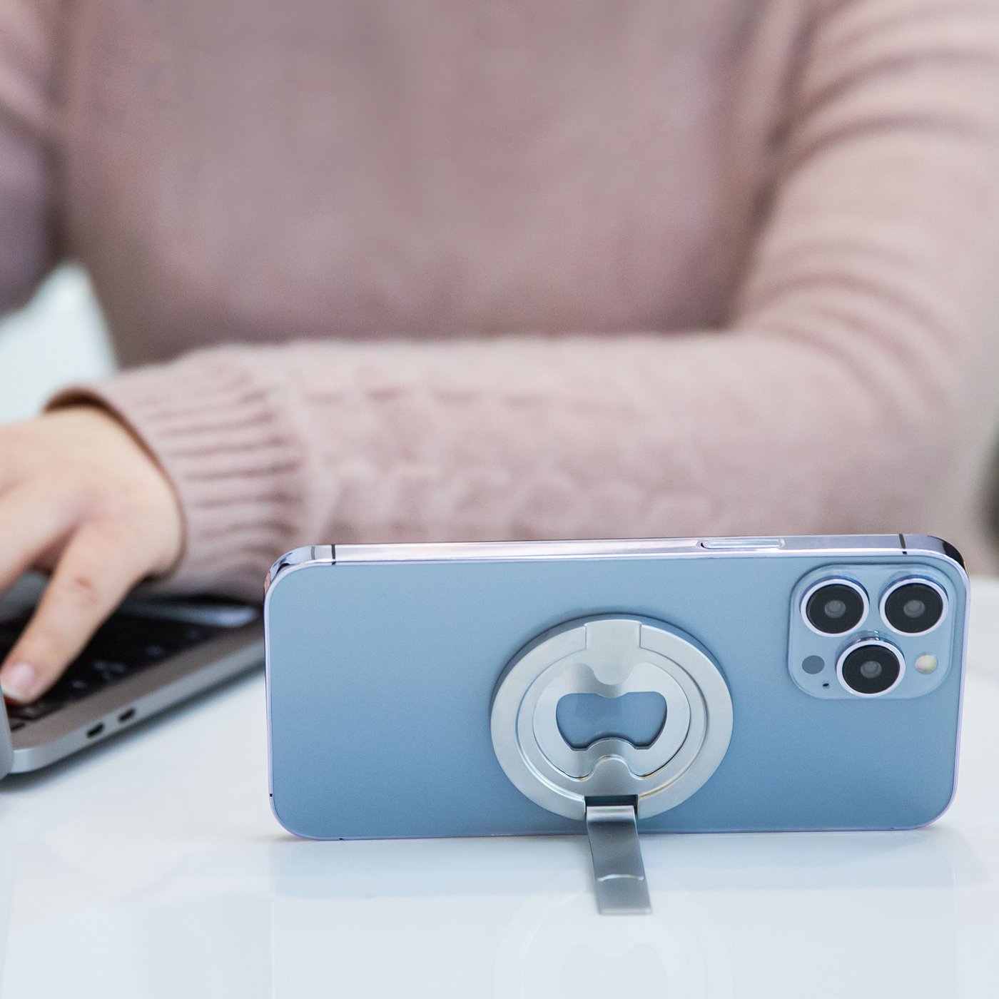 Linocell Magnetisk mobilstativ med innebygd flaskeåpner