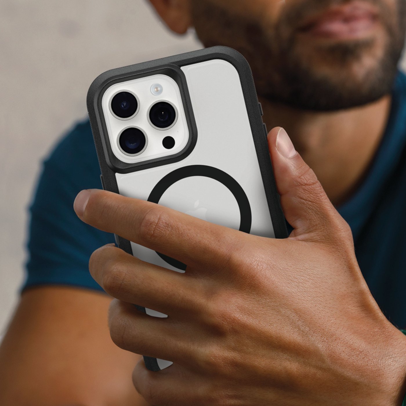 Otterbox Defender XT Dark Side Robust deksel for iPhone 15 Pro