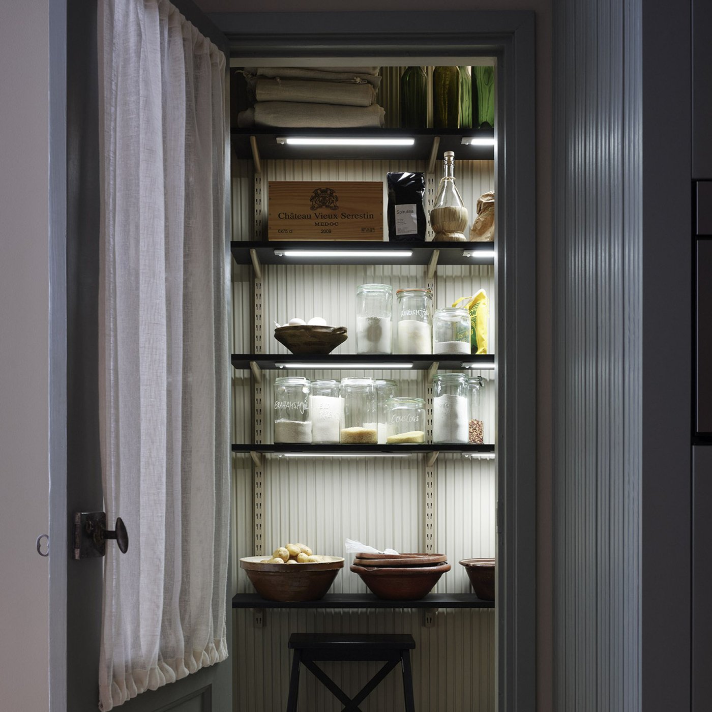 LEDVANCE Oppladbar LED-list med bevegelsessensor og skumringsrele