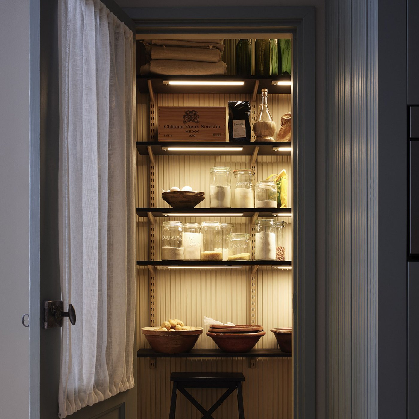 LEDVANCE Oppladbar LED-list med bevegelsessensor og skumringsrele