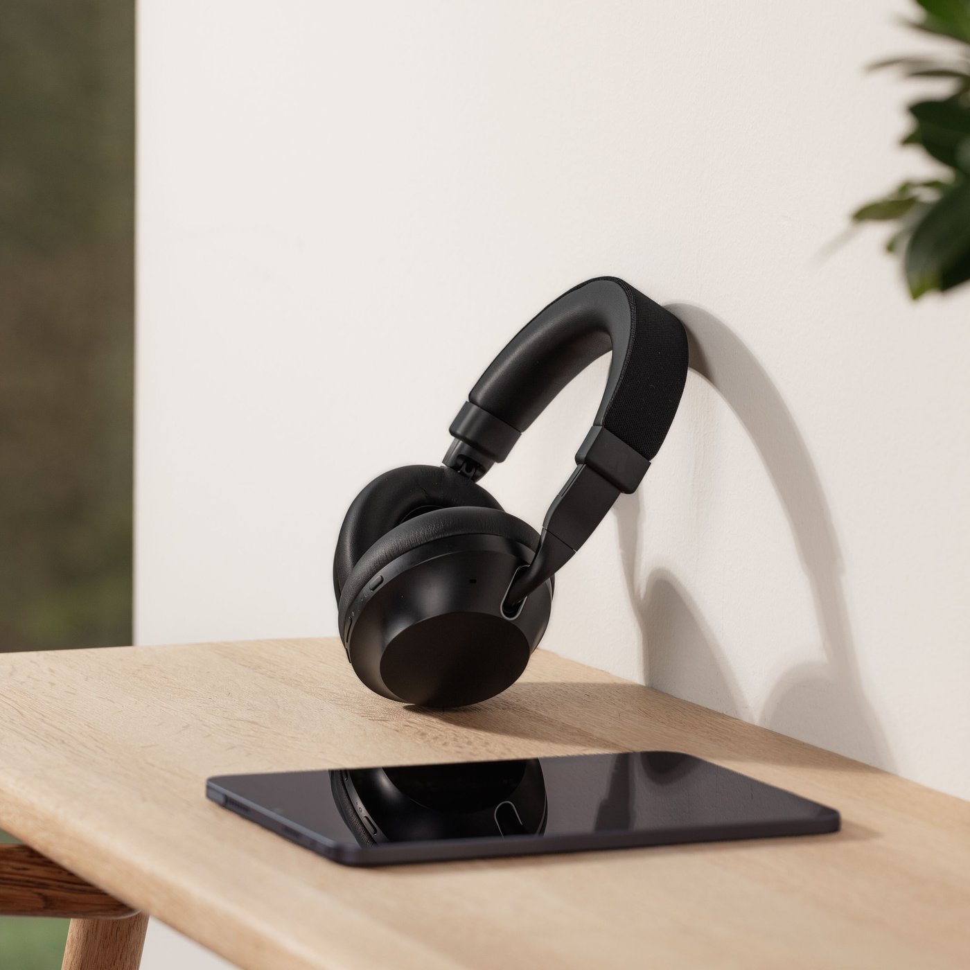 Nomadelic Hybrid ANC Headphones Solo 200