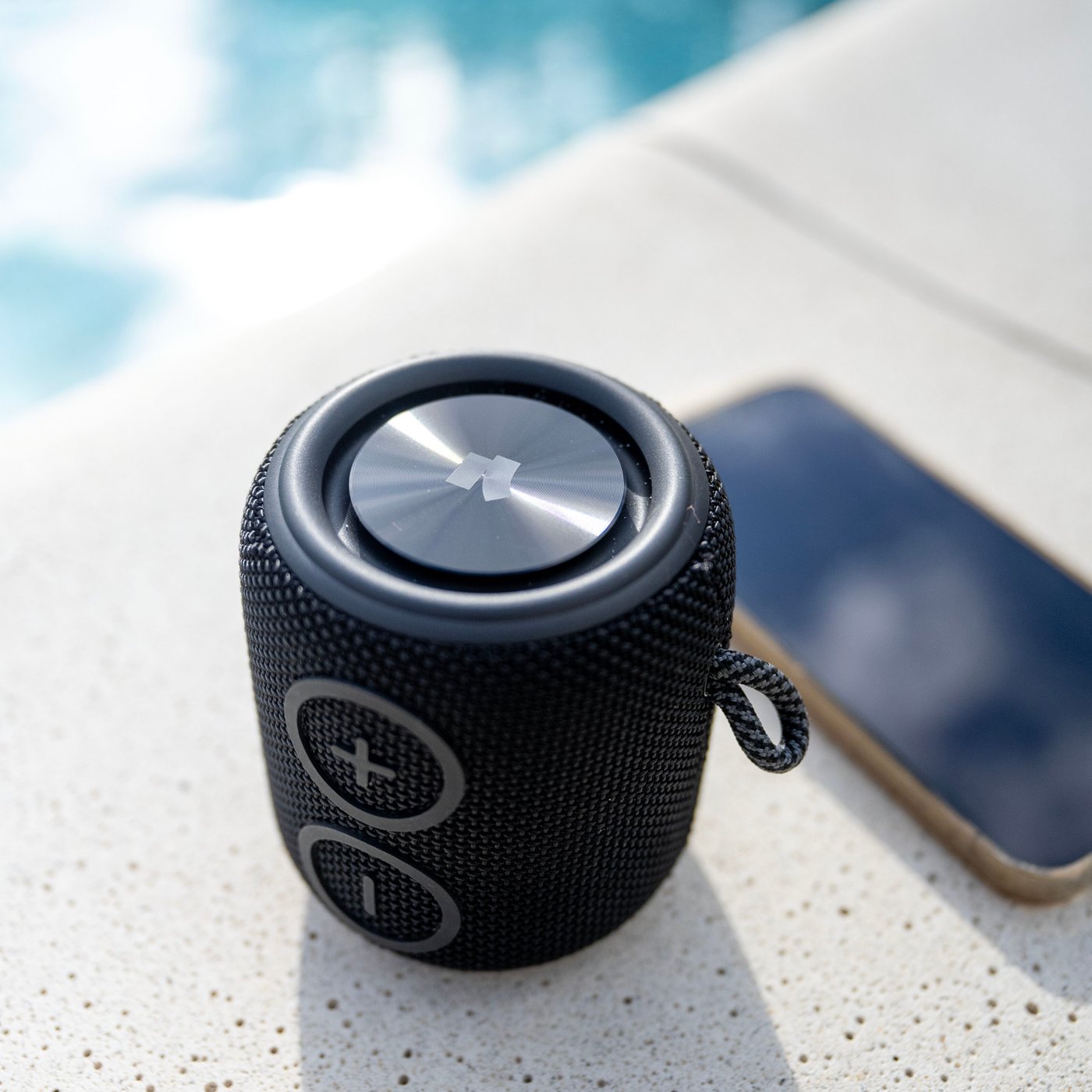 Nomadelic Loud 705 Vattentät Bluetooth-högtalare Svart