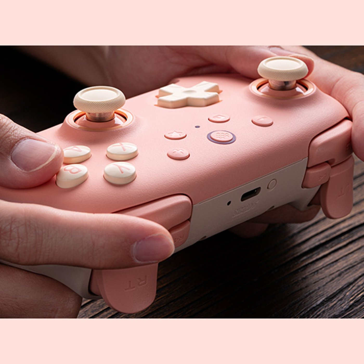 8Bitdo Ultimate 2C Trådlös handkontroll med Hall Effect Peach