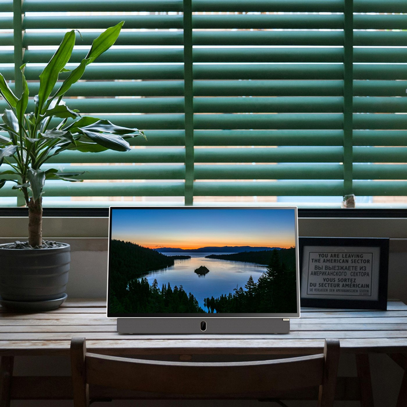 Strong METZ 24" LED Portabel TV