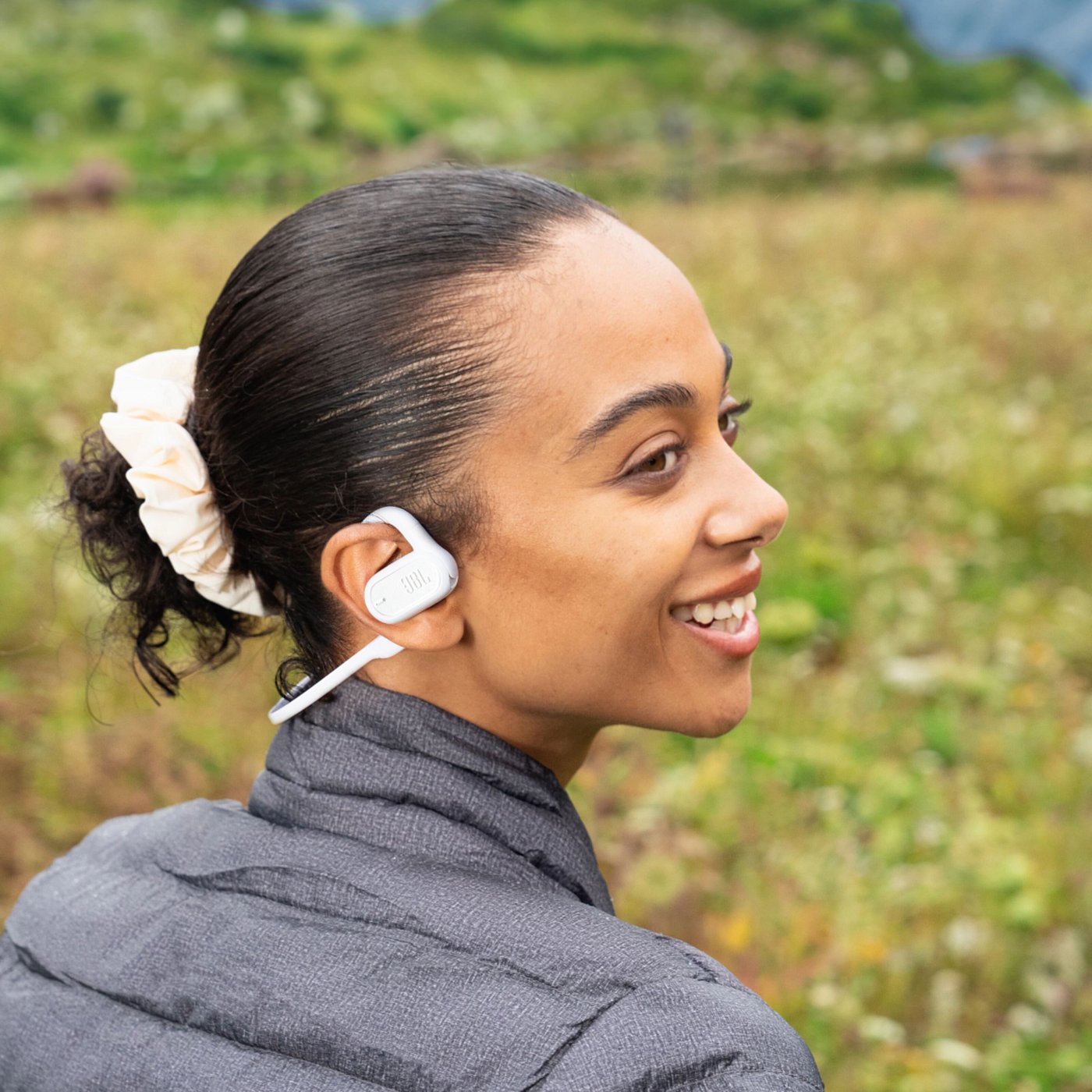 JBL Soundgear Sense trådlösa open-ear-hörlurar Vit