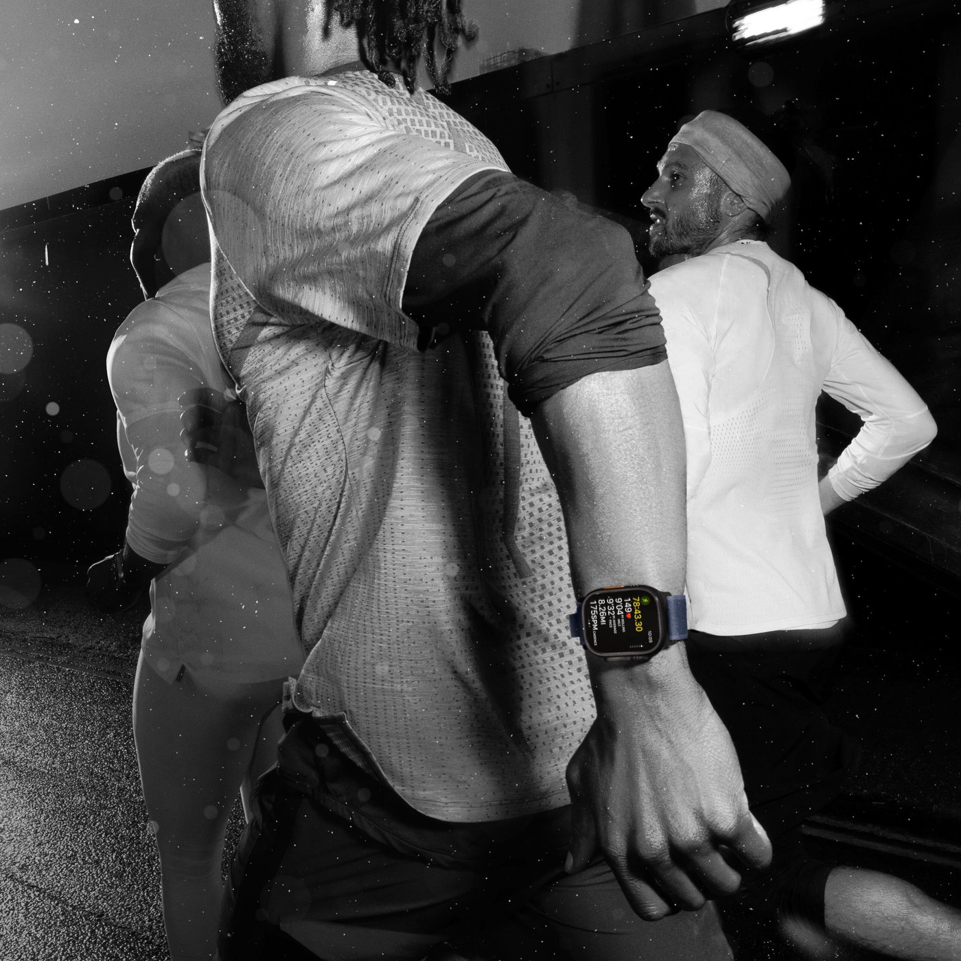 Apple Watch Ultra 2 GPS + Cellular Black Titanium Case med Black Ocean band