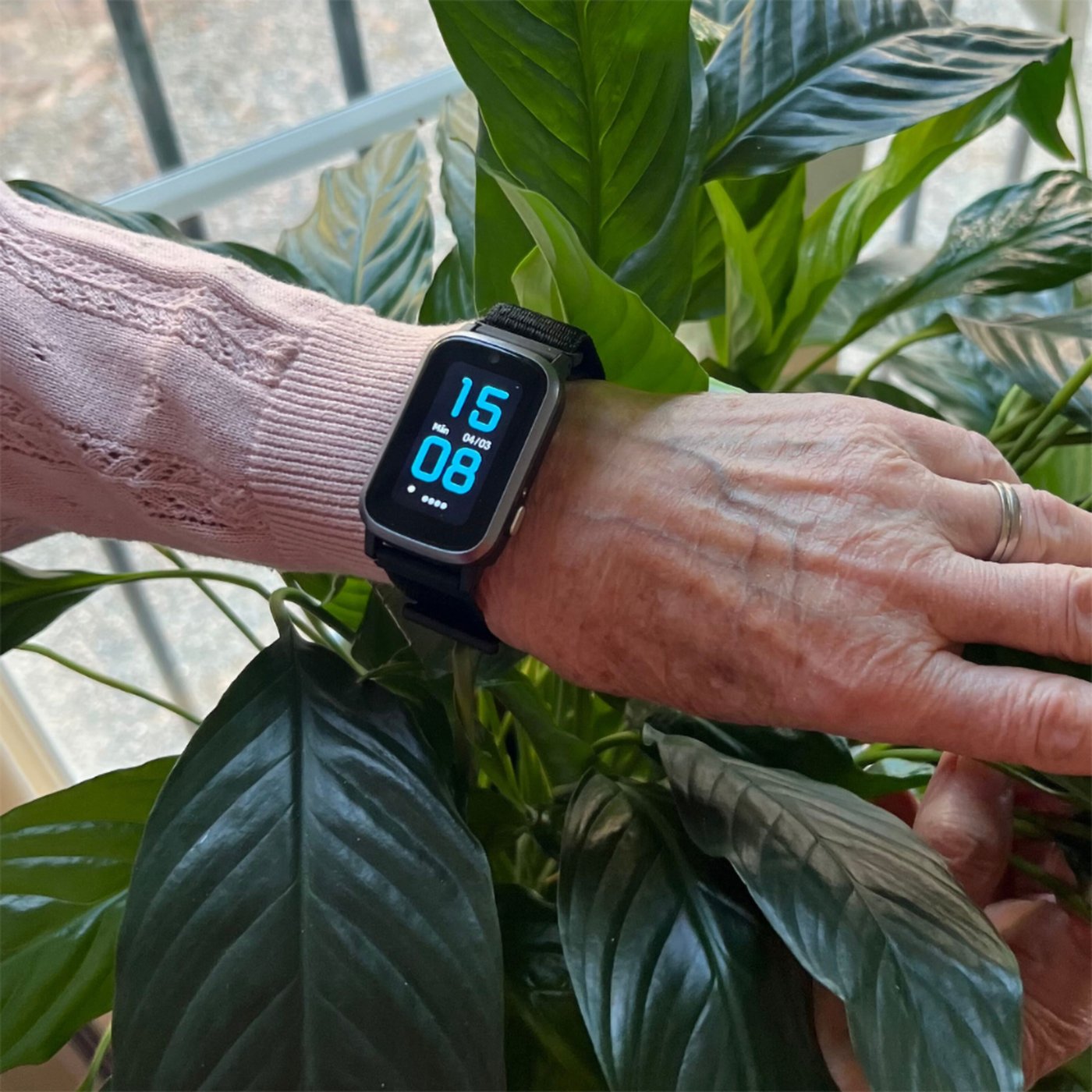 Sensorem Klokke med trygghetsalarm - Svart