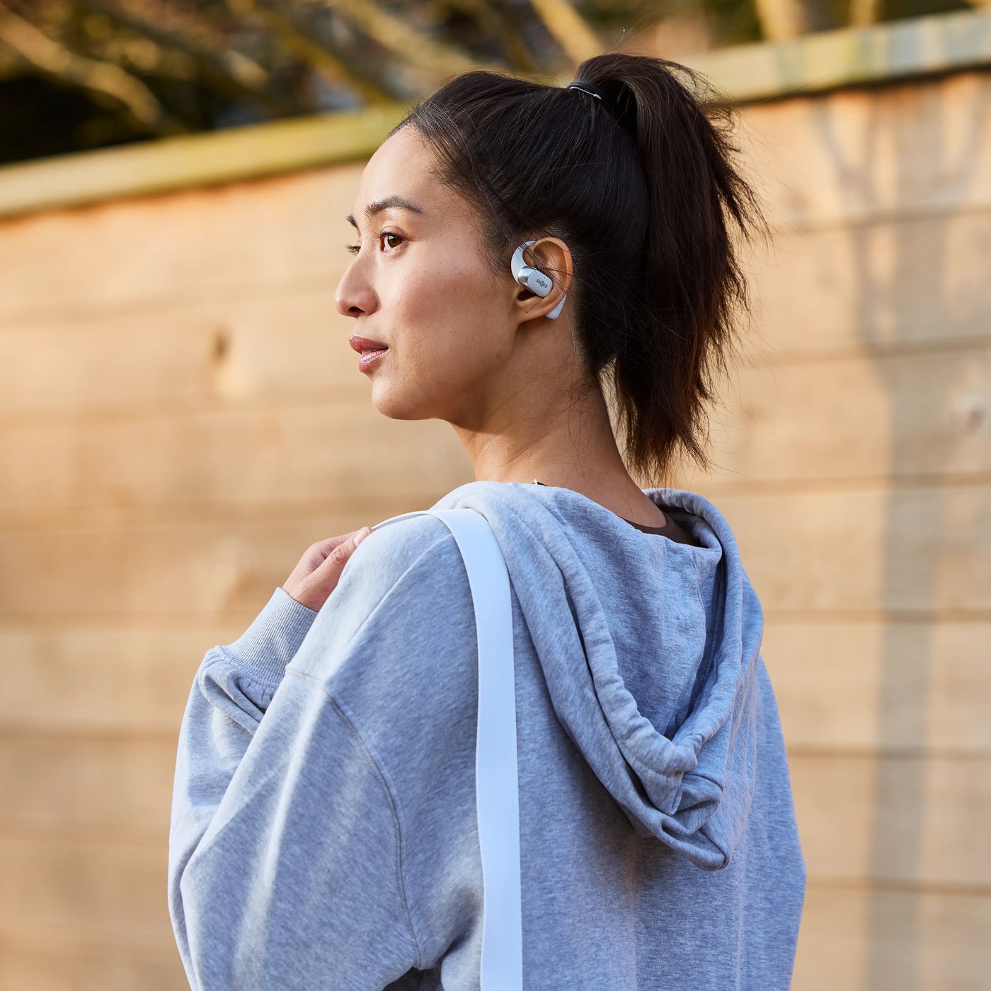 Shokz OpenFit 2+ open-ear-hörlurar Svart