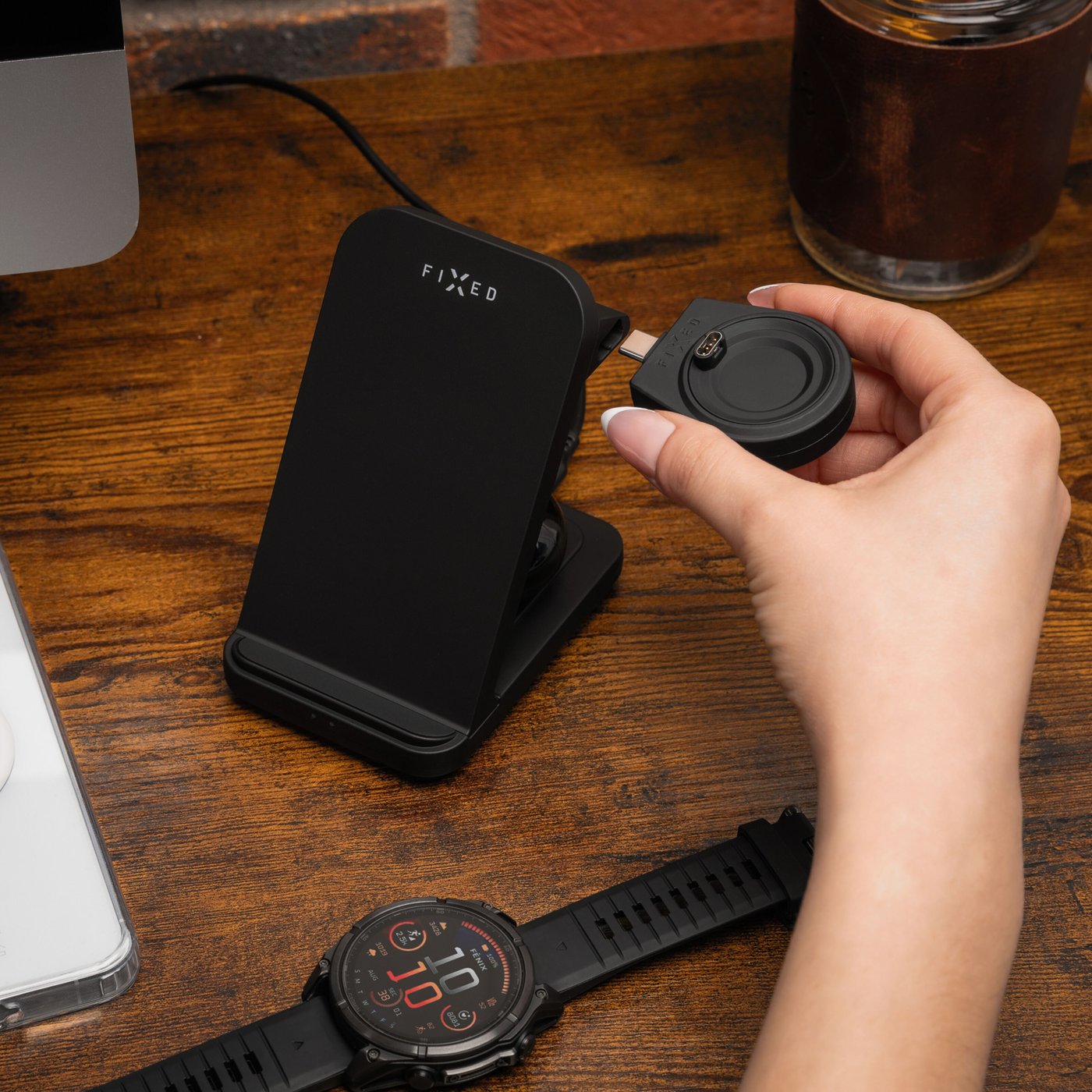 Fixed 3‑in‑1 Trådlös Laddstation för Garmin – Svart