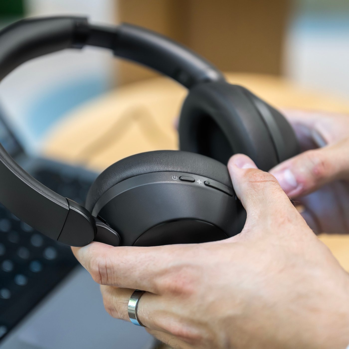 Nomadelic Wireless ANC Headphones Solo 201 Svart