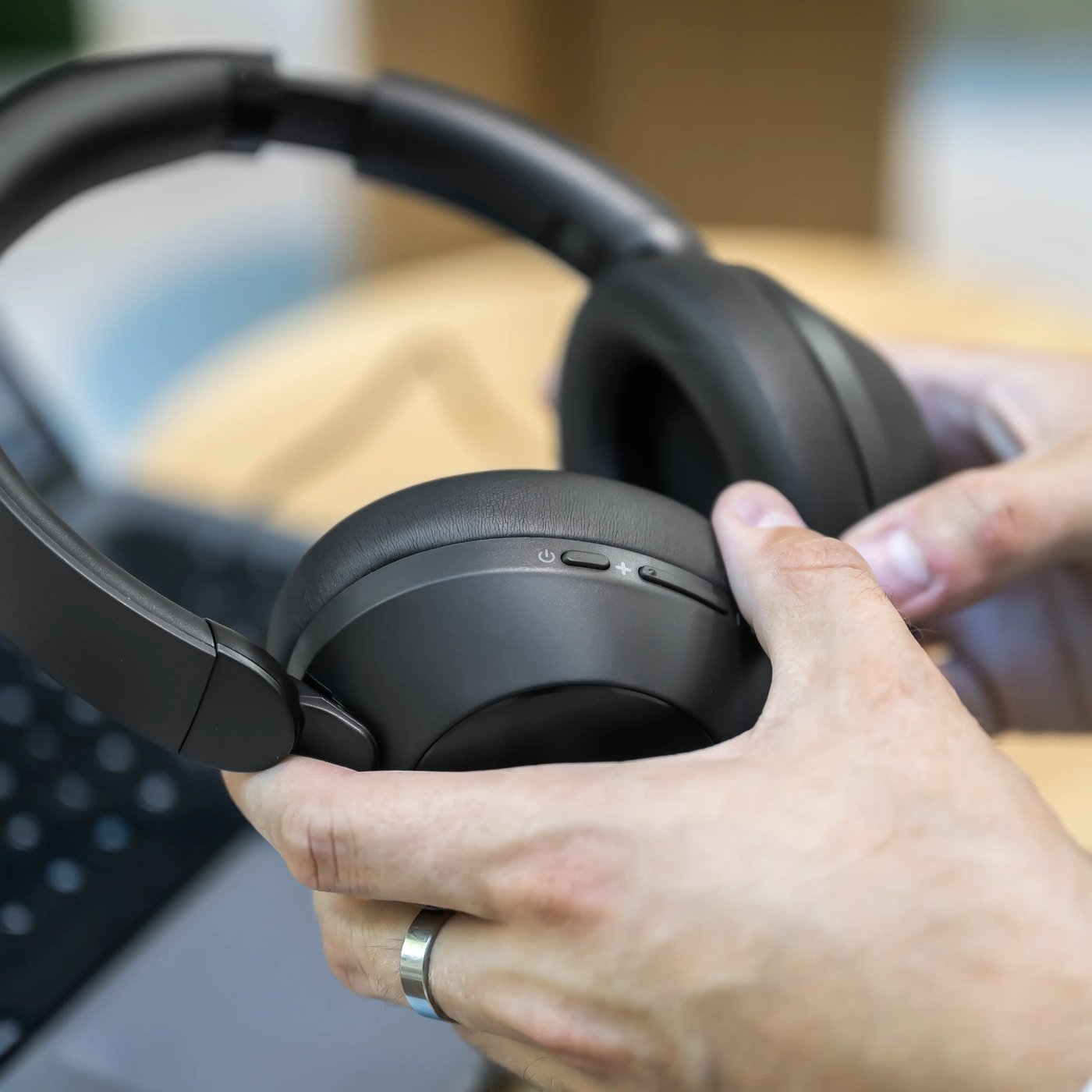 Nomadelic Wireless ANC Headphones Solo 201 Svart