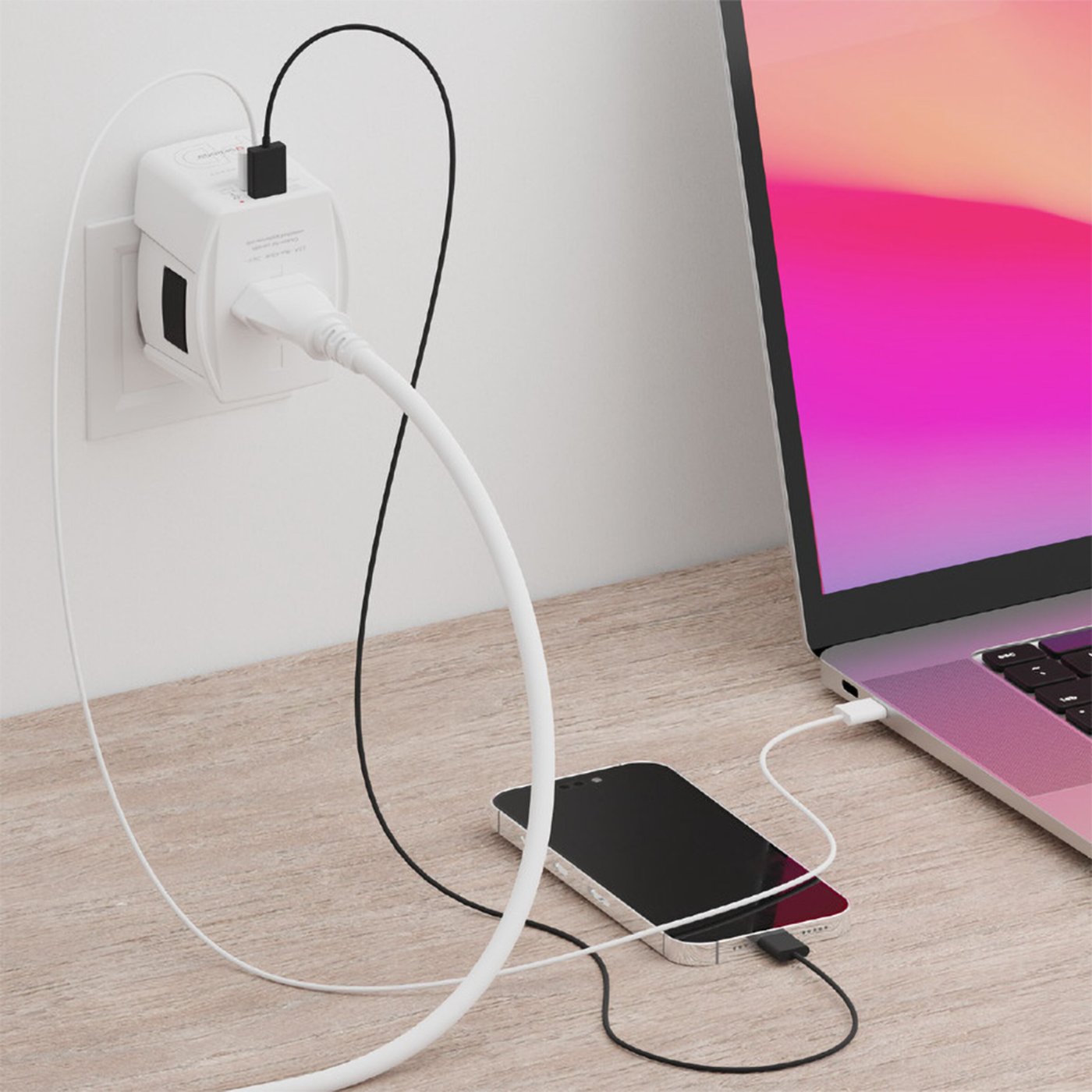 Skross Ojordad reseadapter Universal med USB PD 65W