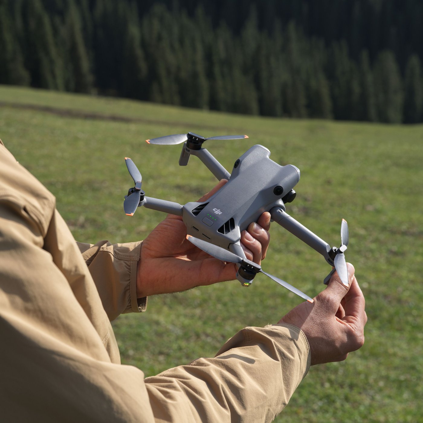 DJI Mini 5 Pro – Hopfällbar drönare med 50 MP-kamera