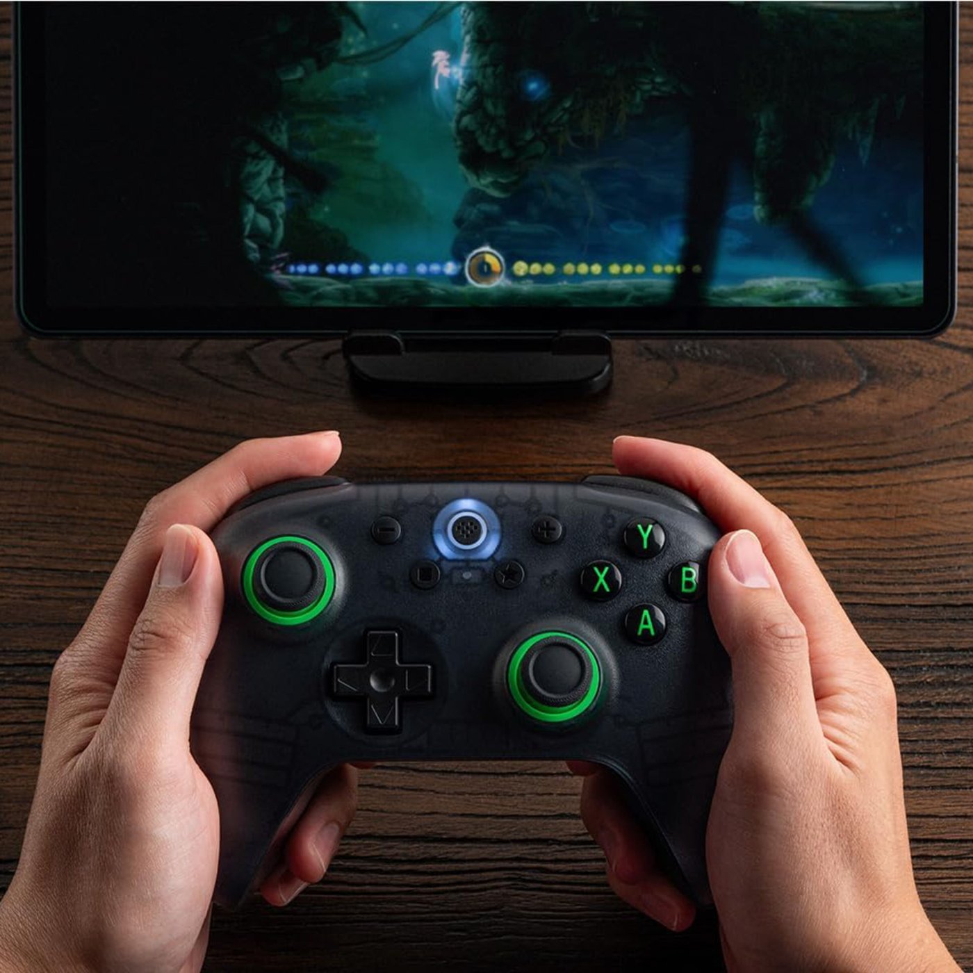 8Bitdo Ultimate 2C trådlös handkontroll – Transparent Black