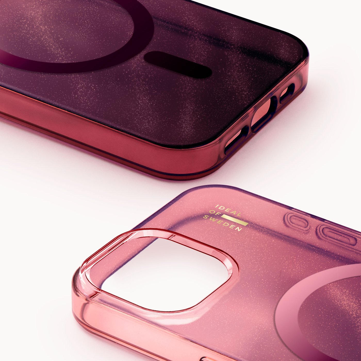 IDEAL OF SWEDEN Clear MagSafe Case – mobildeksel til iPhone 13, 14, 15 og 16e Cherry Lacquer