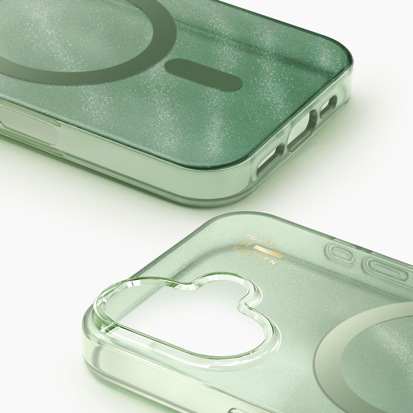 IDEAL OF SWEDEN Clear MagSafe Case – mobildeksel til iPhone 16 Sage Green