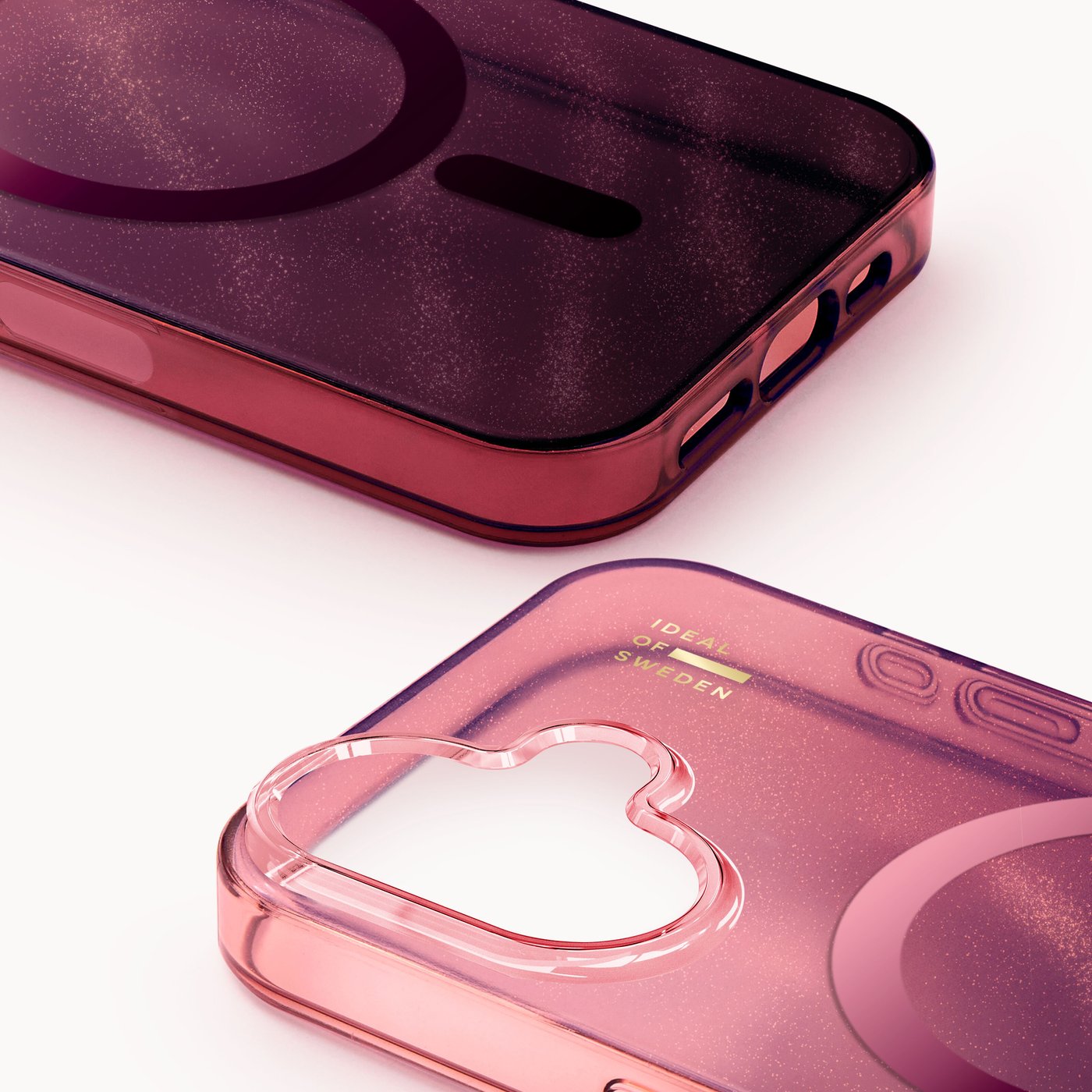 IDEAL OF SWEDEN Clear MagSafe Case – mobildeksel til iPhone 17 Cherry Lacquer