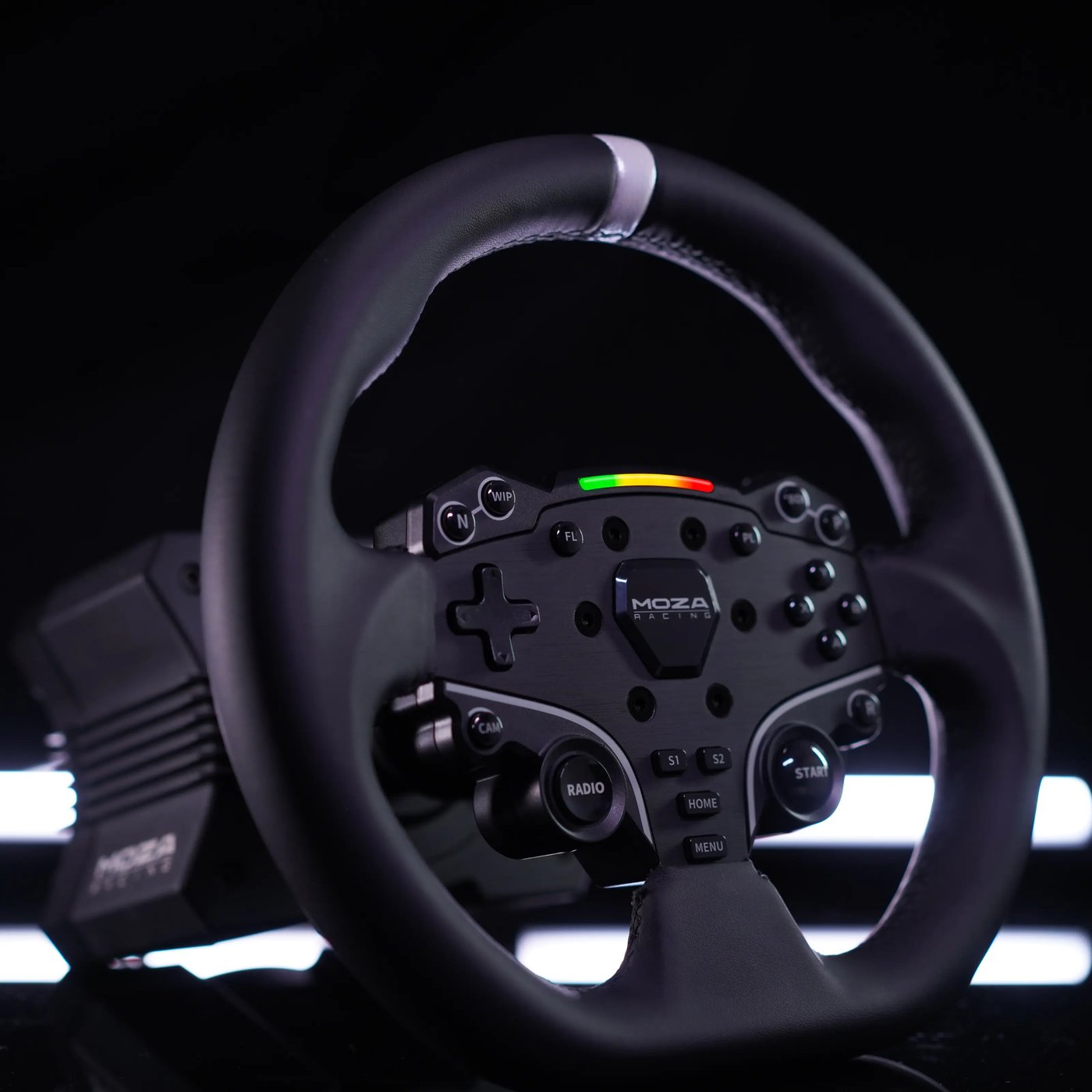 MOZA Racing R5 racingsimulator med ratt och pedaler