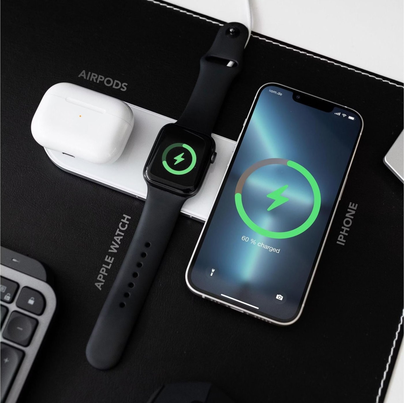 Vonmählen Aura Home 3-i-1 trådlös laddstation med MagSafe