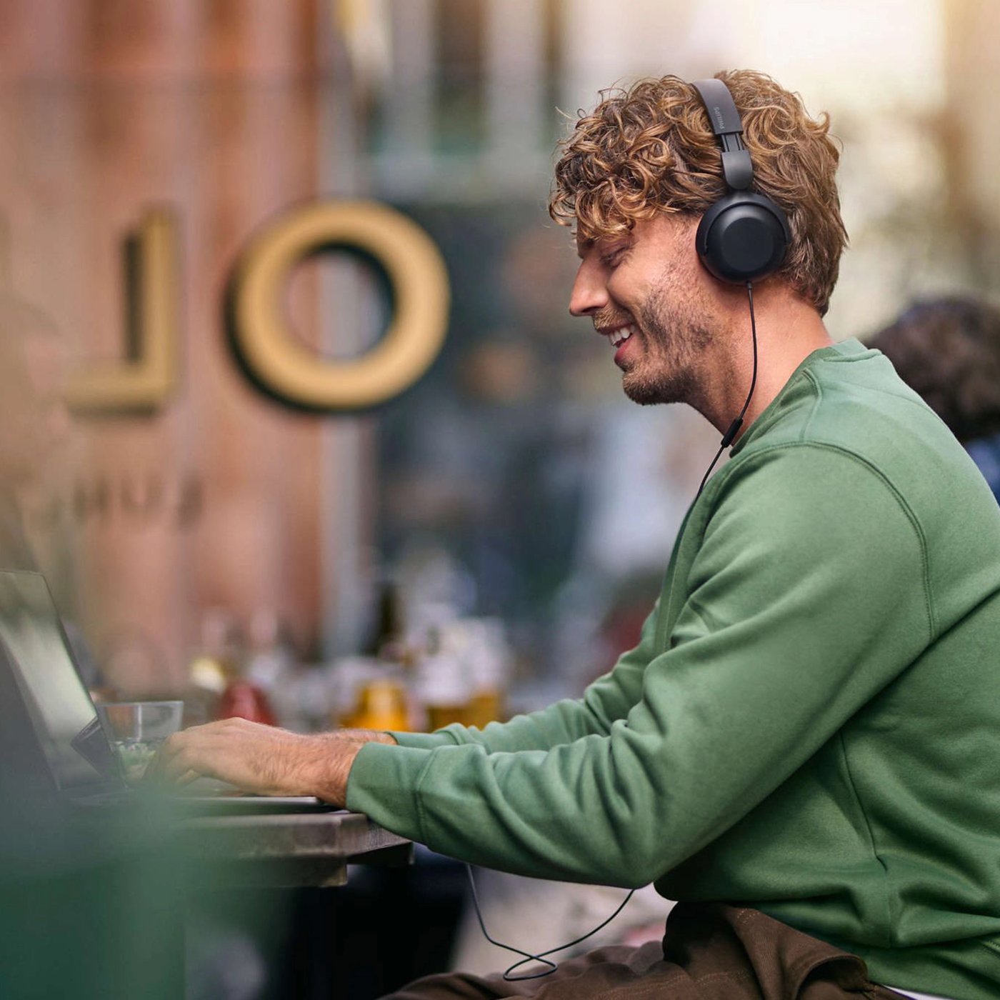 Philips On-ear-hörlurar med kabel och USB-C-adapter
