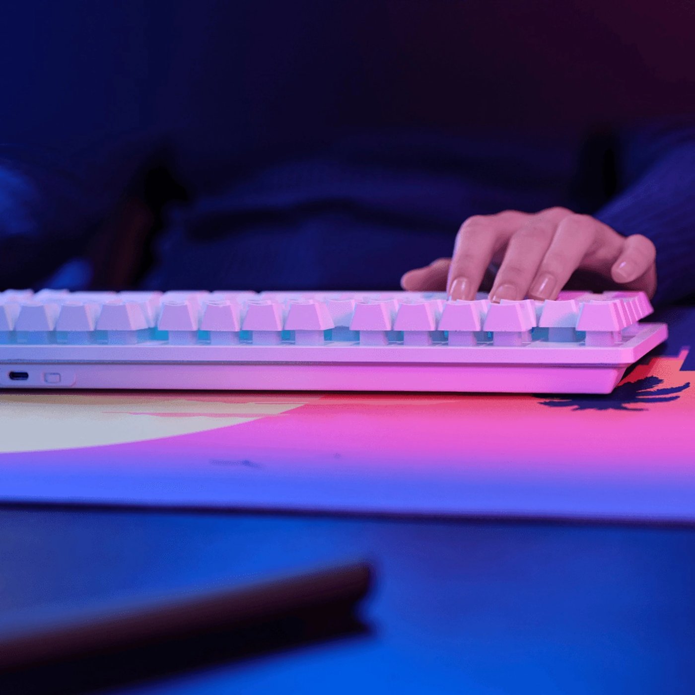 Trust GXT 882 3-in-1 trådløst gamingsett med tastatur, mus og musematte Hvit