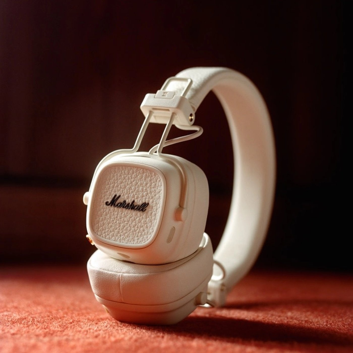 Marshall Major V trådlösa on-ear-hörlurar Cream