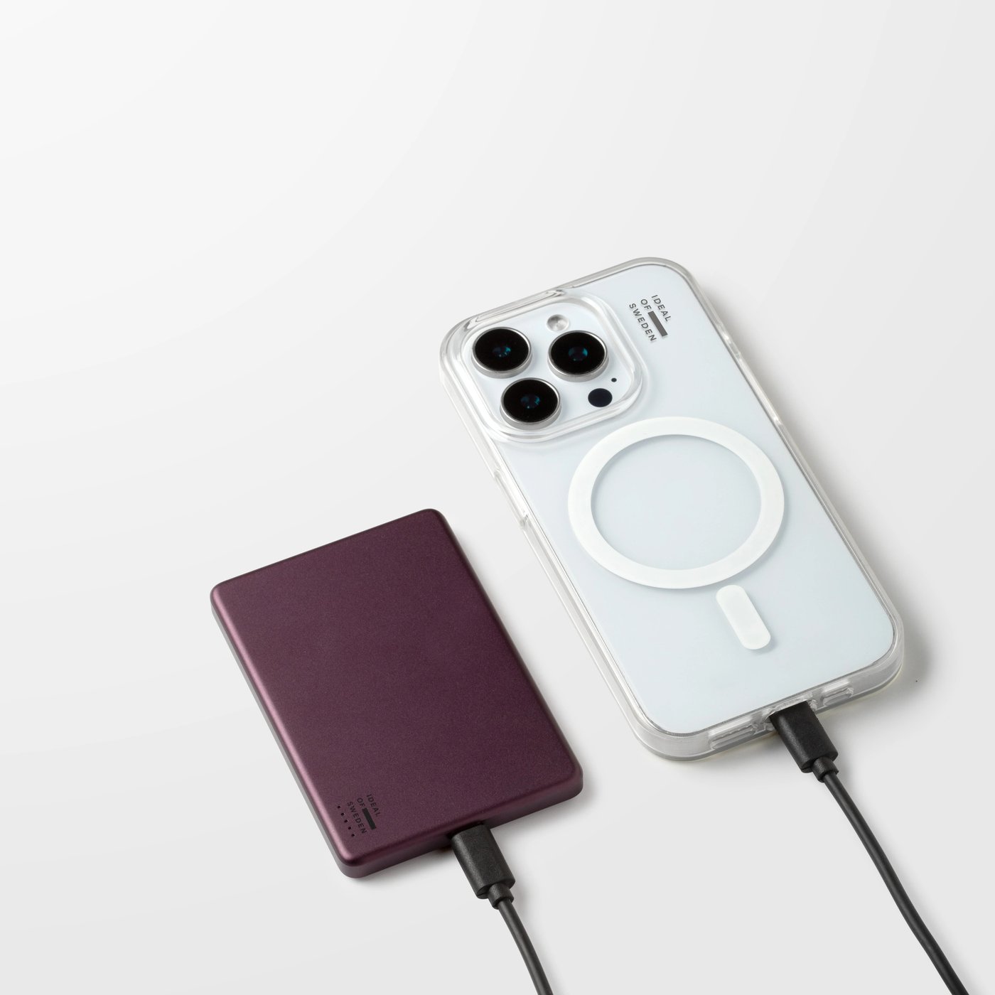 IDEAL OF SWEDEN Slim Powerbank MagSafe 5000 mAh Cherry Lacquer